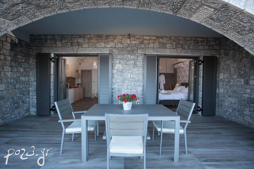 Petra Thea Apartamento Calamata Exterior foto