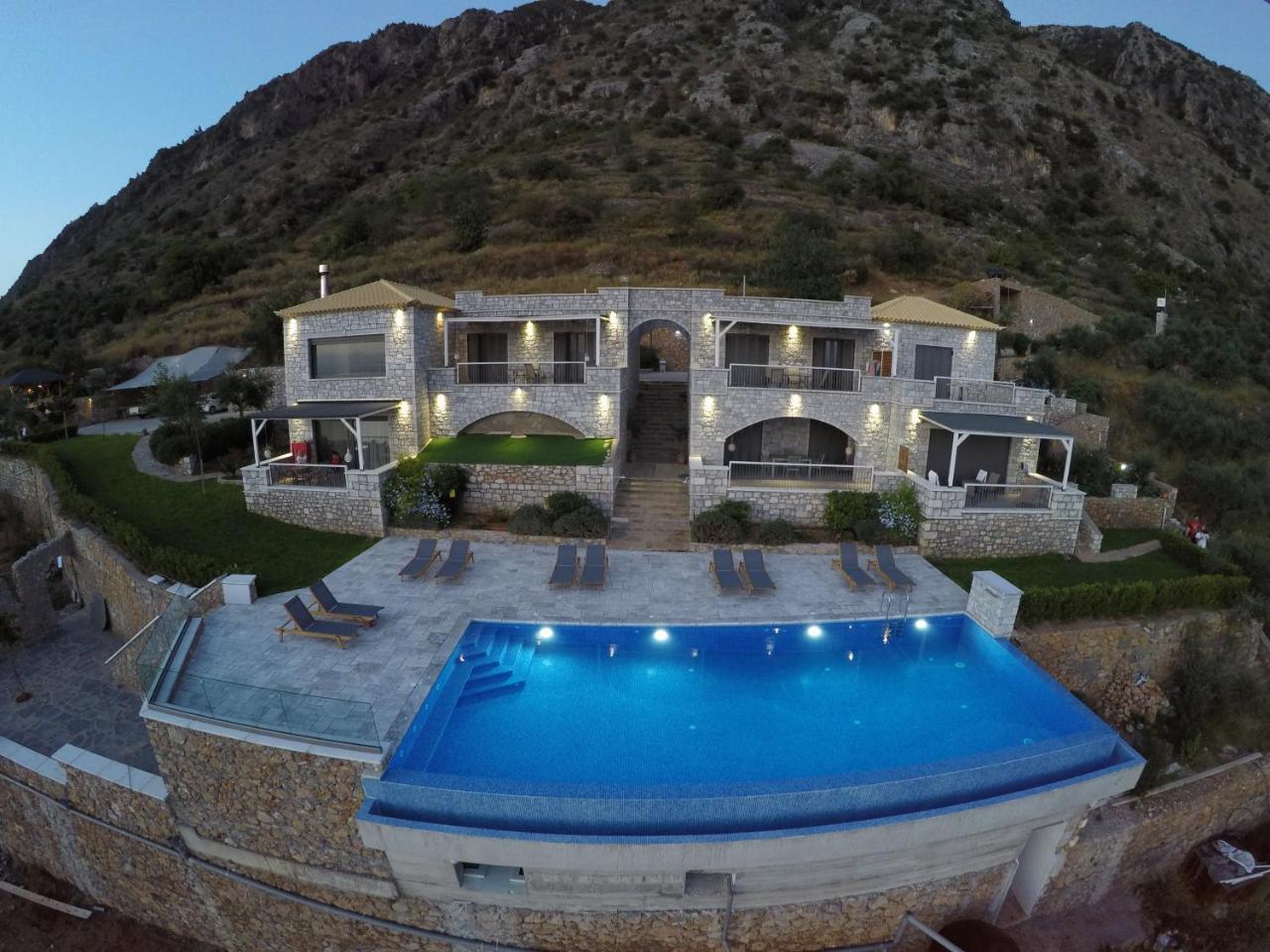 Petra Thea Apartamento Calamata Exterior foto