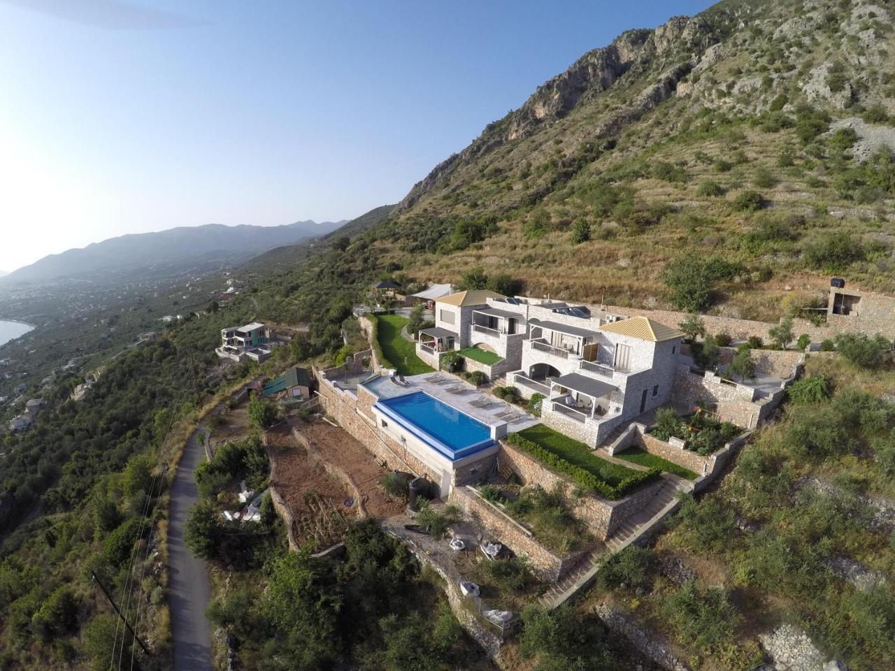 Petra Thea Apartamento Calamata Exterior foto